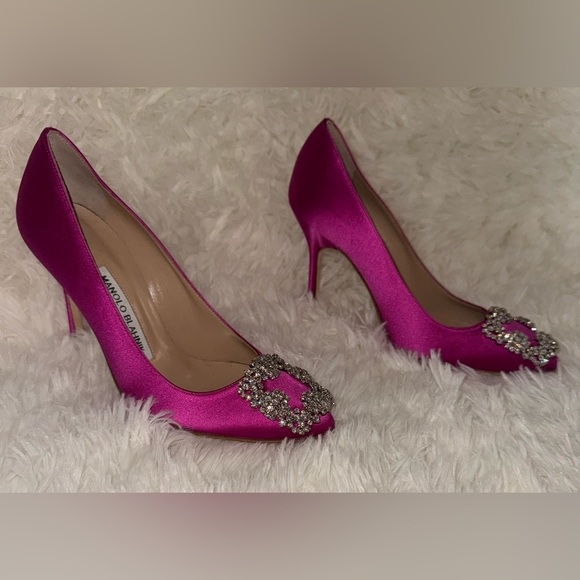 Manolo Blahnik Shoes - NEW MANOLO BLAHNIK Hangisi 90 crystal-embellished satin Purple pumps sz 35.5
